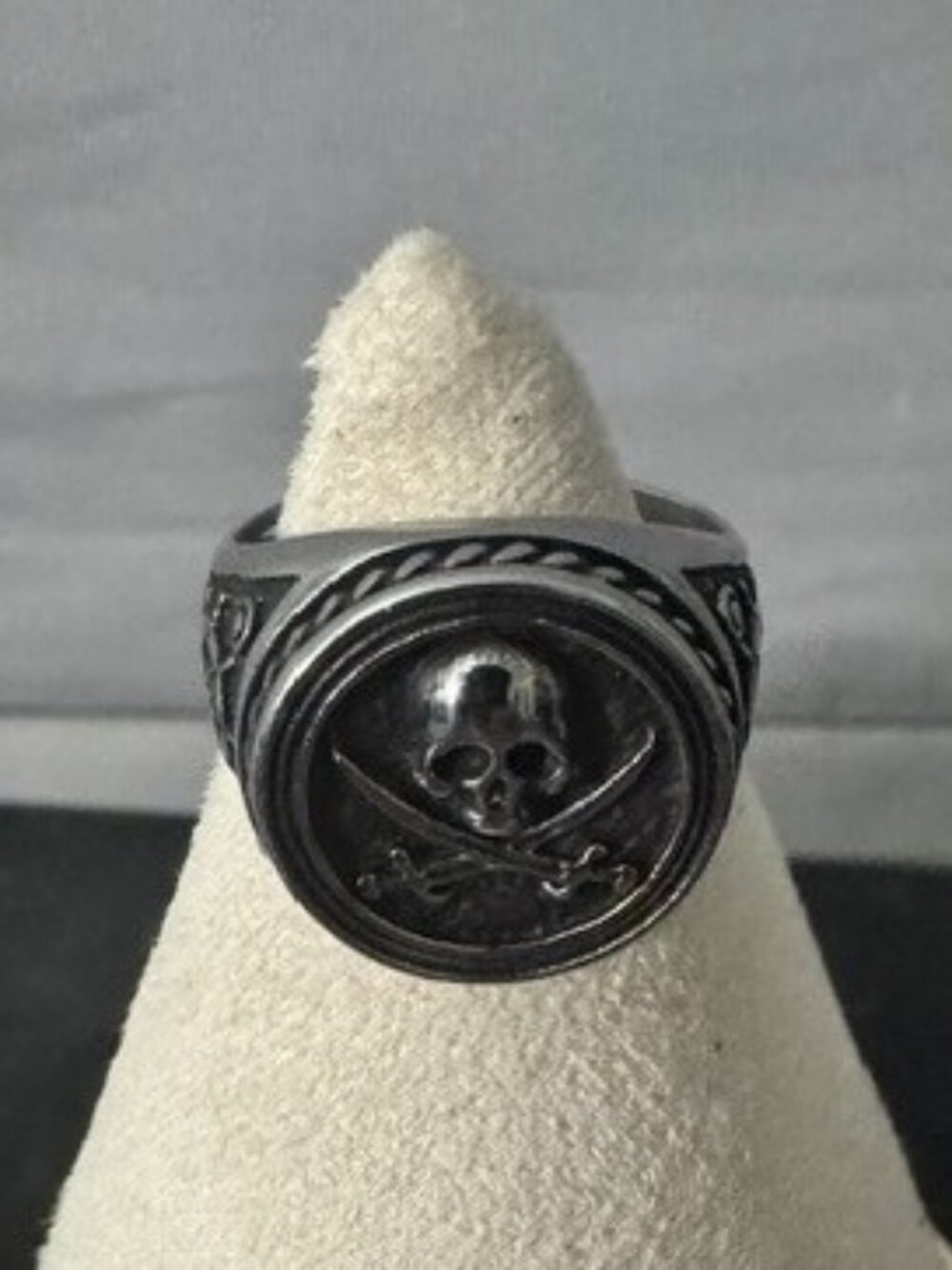 Men's Stainless Steel Skull and Crossbones Ring - Size 11.5